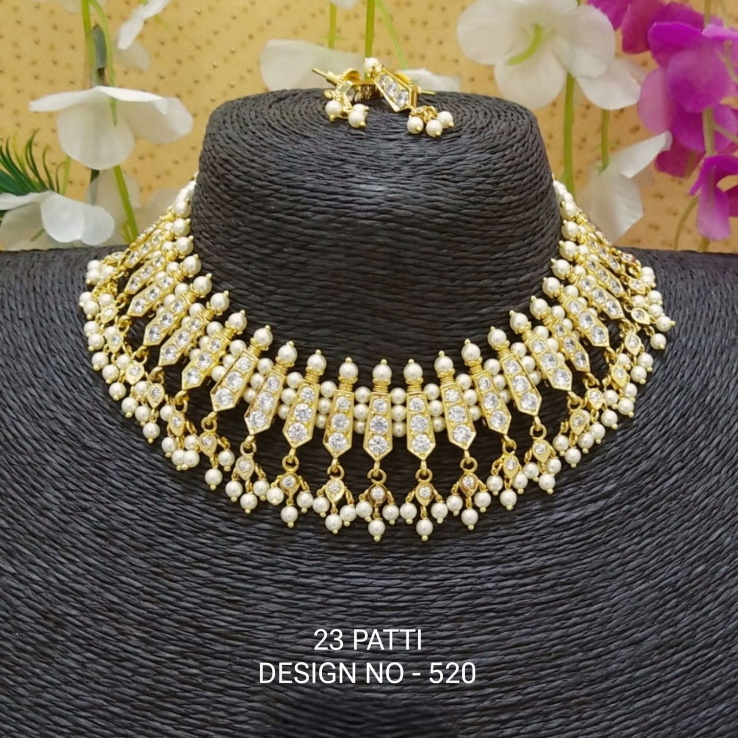 Moti Chinchpetti – Emerald Pearl Choker